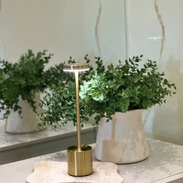 Luminária de Led Portátil com Acendimento ao Toque